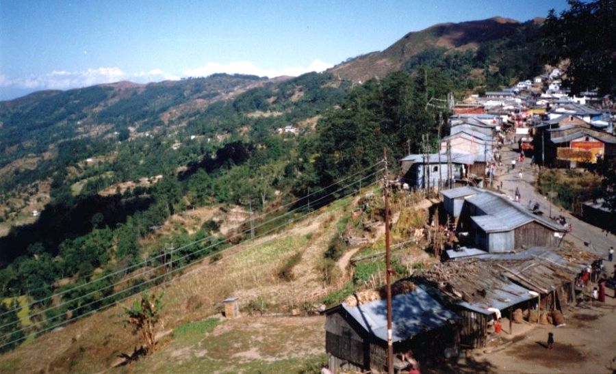 The Makalu Himal from the roadhead at Hille