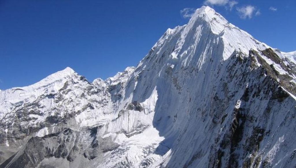 Mount Baruntse above Hongu Valley