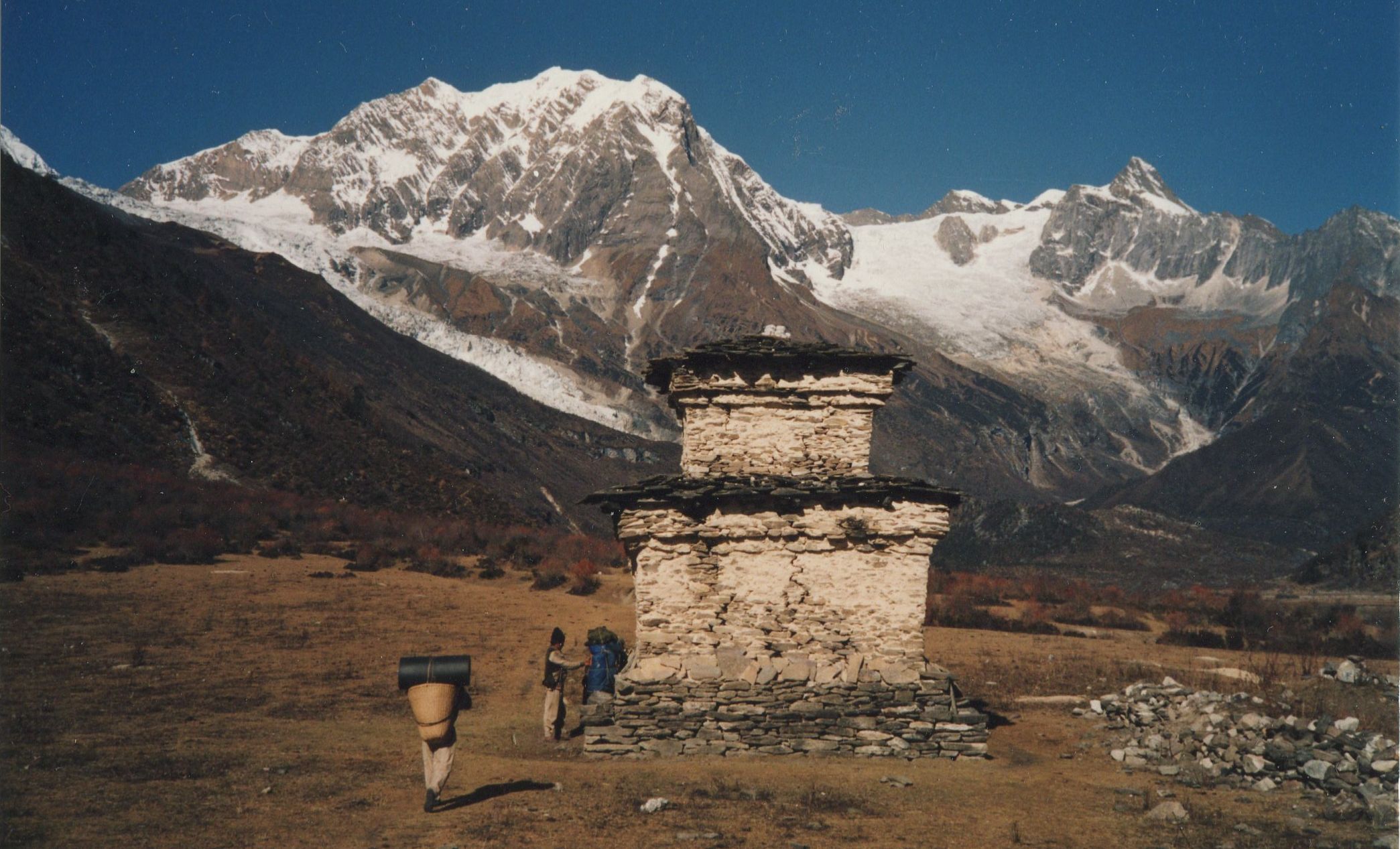 Chorten ( Buddhist Shrine ) on approach to Samigaon