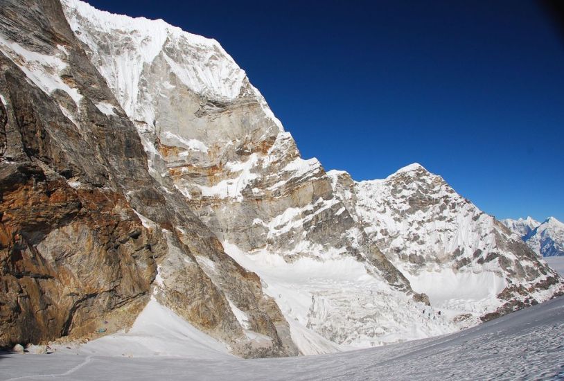 Trashi Labtse beneath Mt. Tengi Kagi Tau from Parchamo