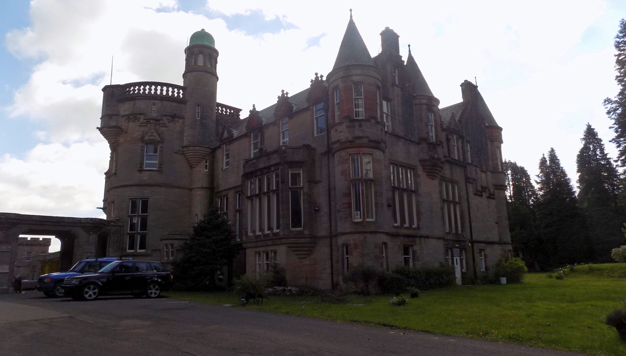 Ballikinrain Castle