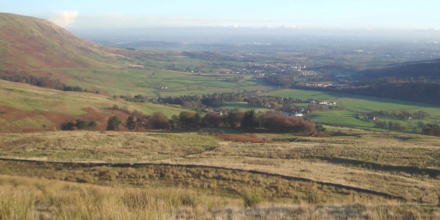 Lennoxtown beneath the Campsie Fells