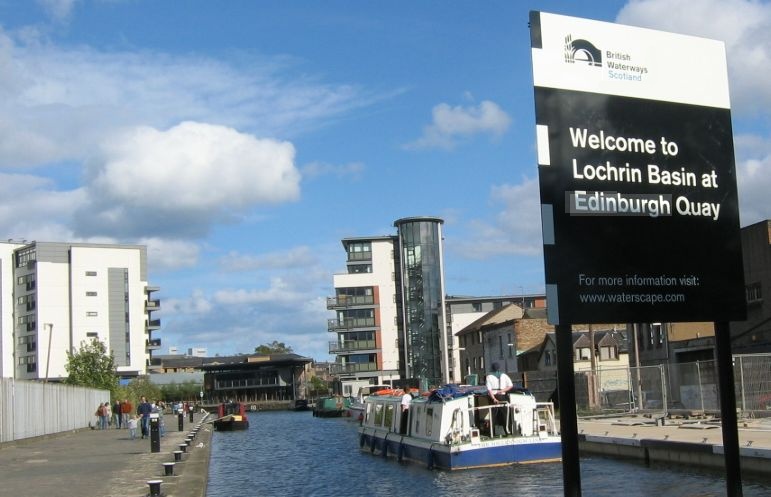 Signpost on Union Canal at Lochrin Basin in Edinburgh