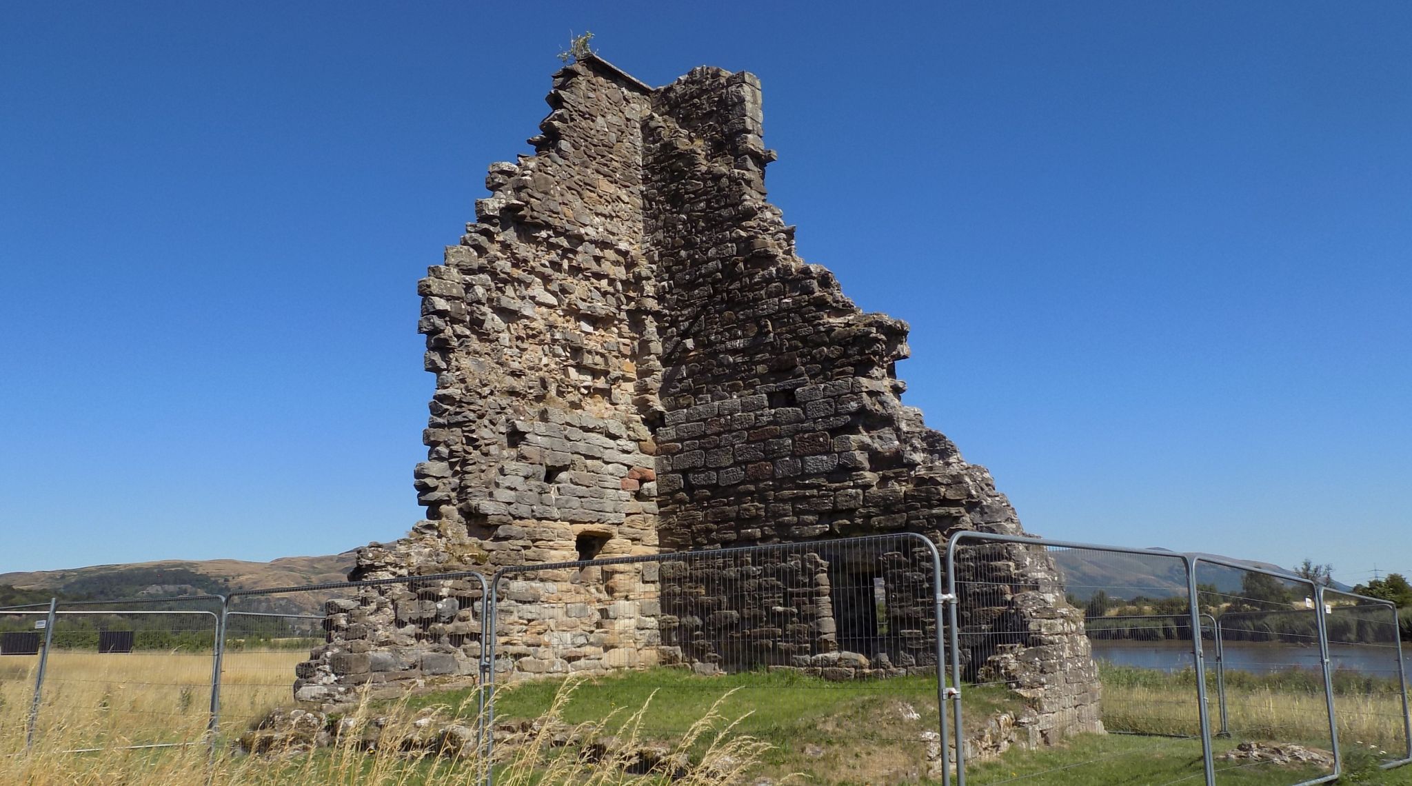 Ruins of outbuilding at Cambuskenneth Abbey